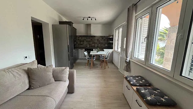 Haus in Prčanj mit Blick auf die Bucht — photo 11